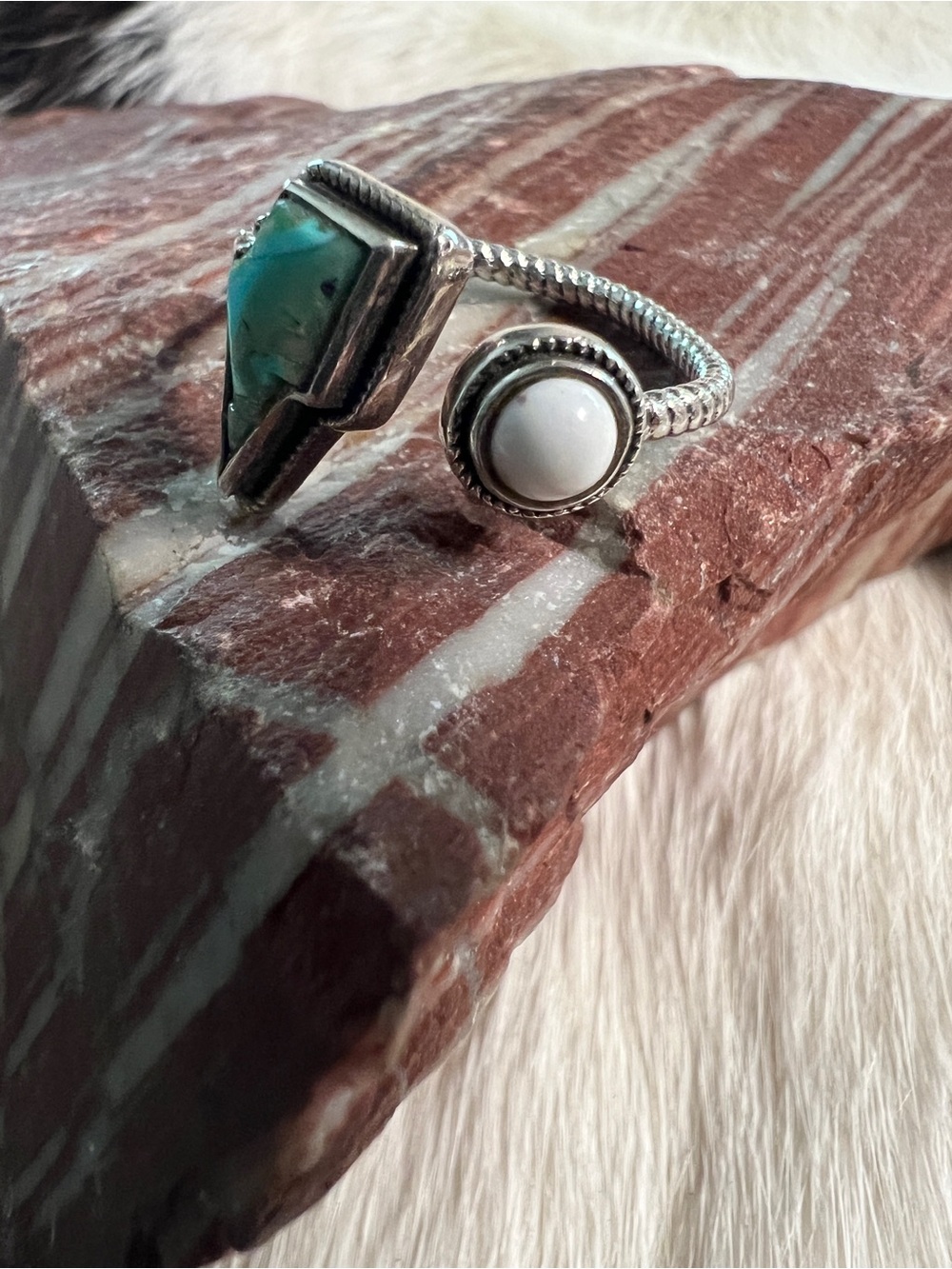 Kingman Turquoise White Buffalo Lightening bolt ring- Women Jewelry - Picture 2 of 4